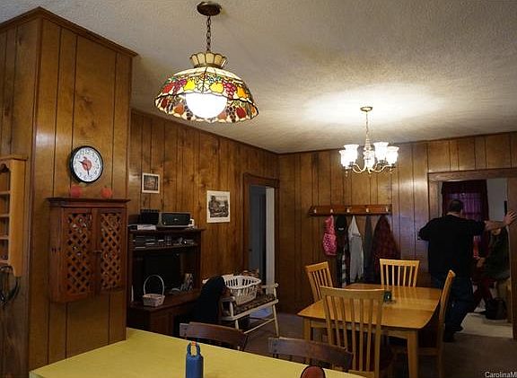 5th image of 122 Henderson St #7