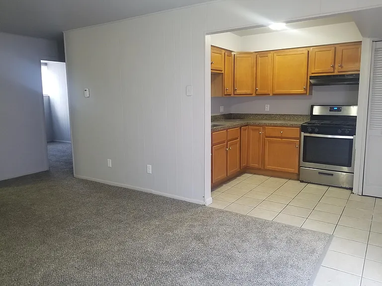 Washington Townhomes — Photo 9