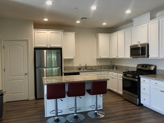 3rd image of 4421 Moffitt Ct