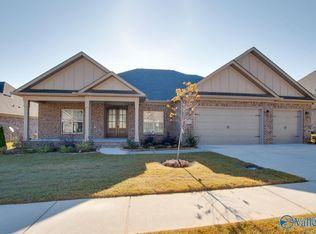 3033 Chimney Cove Cir, Brownsboro, AL 35741