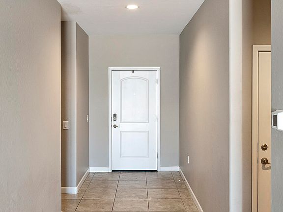 3rd image of 30776 W EARLL Drive