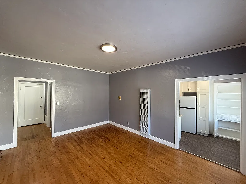Studio, 500 sqft, $1,595 — Photo 2