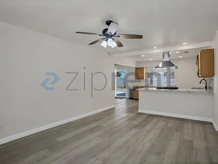 3097 W Sussex Way — Photo 18