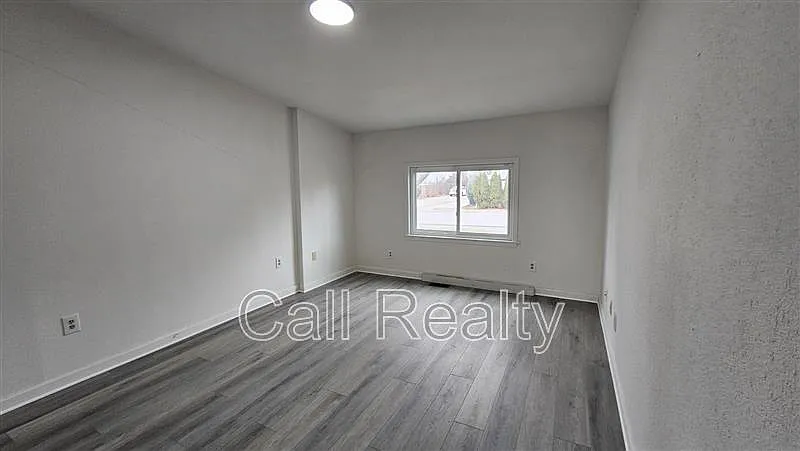 3 bed, 1.5 bath, 2000 sqft, $2,145 — Photo 4