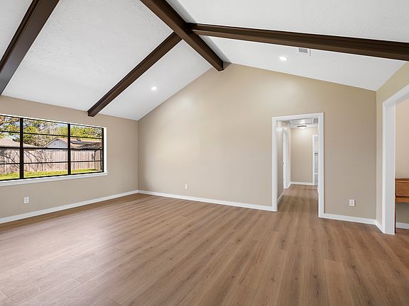 5th image of 13562 Brook Hollow Dr