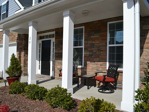3rd image of 20 Oxmoor Dr