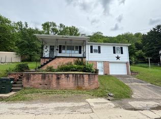 1320 Caldwell St, McMechen, WV 26040