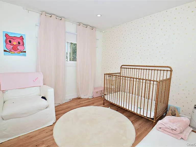 51 Whitman Ave — Photo 16