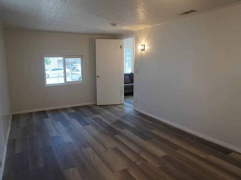 1516 W 21st St — Photo 3