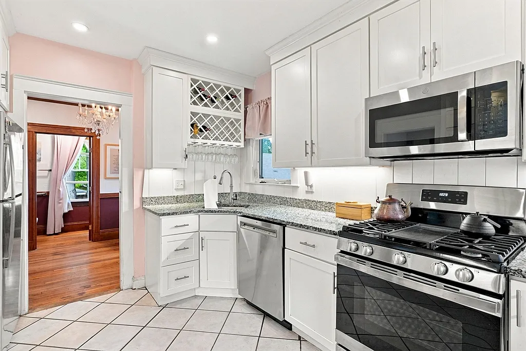 3 bed, 1.5 bath, 1192 sqft, $4,500 — Photo 4