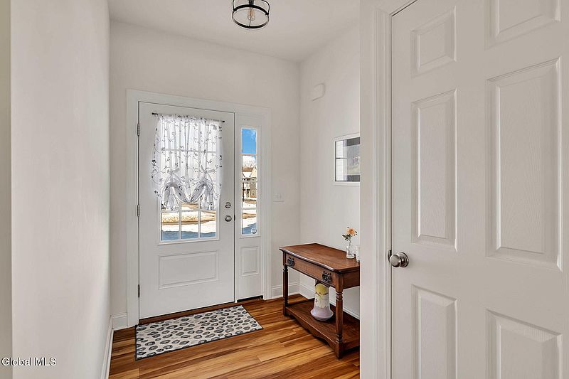 4th image of 7 Timber Creek Drive