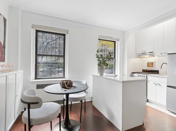 125 West 96th Street image 2 of 6