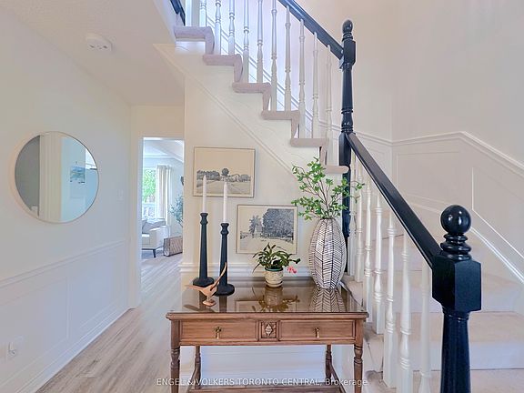 5th image of 204 Killarney Grv