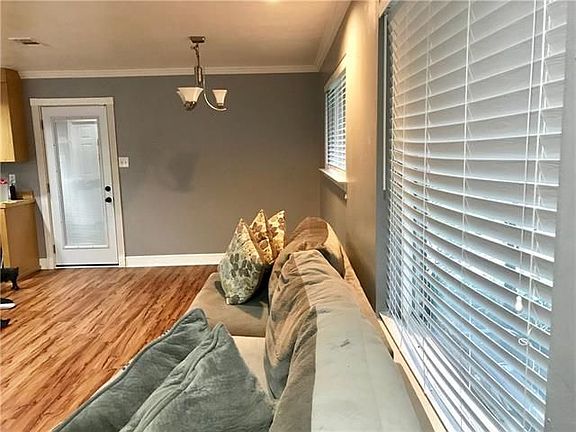 3rd image of 704 Zinnia Ave