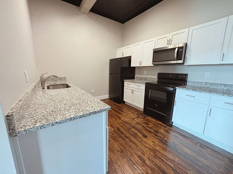202 S Main St #213 — Photo 2