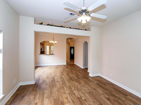 4th image of 1073 Misty Cliff Dr