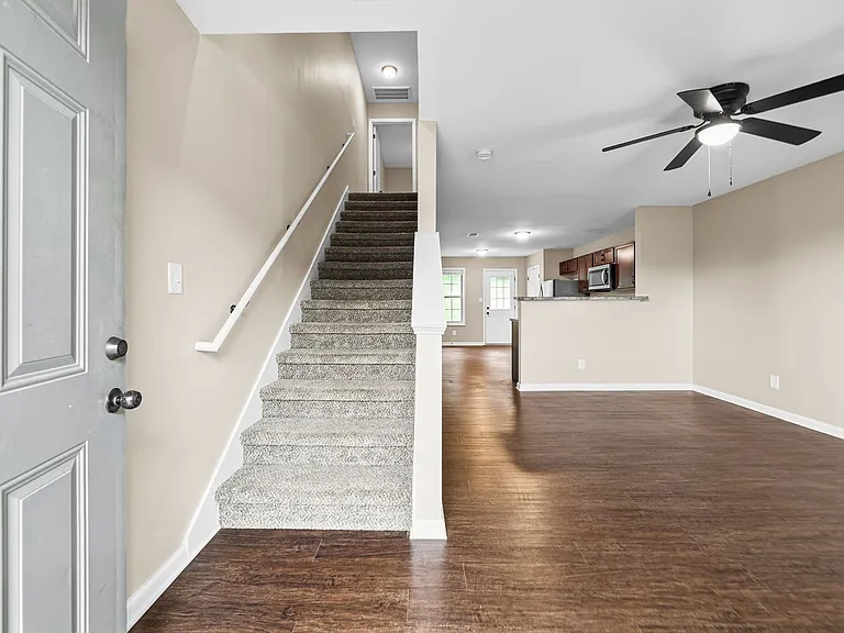 148 Center Pointe Dr — Photo 3