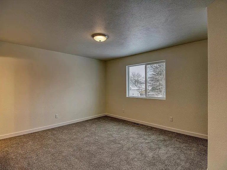 1211 N Cannon St — Photo 7