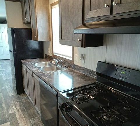 5th image of 4928 Bay Dr #79