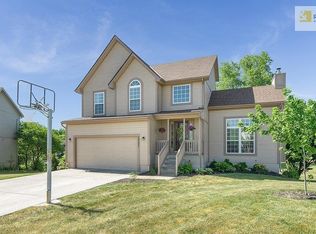 20351 Willow Ct, Spring Hill, KS 66083