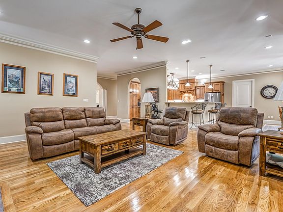 5th image of 500 Hickory Woods Ln