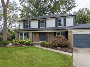 25235 Lathrup St, Southfield, MI 48075