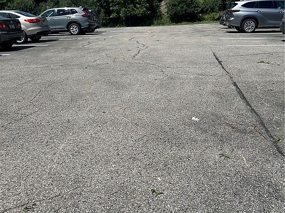 2nd image of 2160 Greentree Rd APT 400W