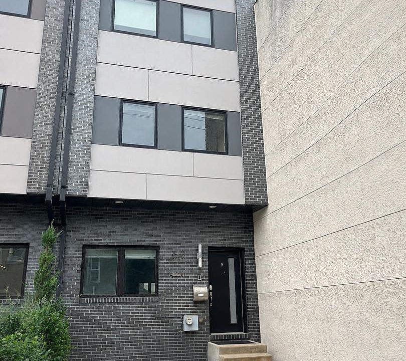 1st image of 1220 Crease St