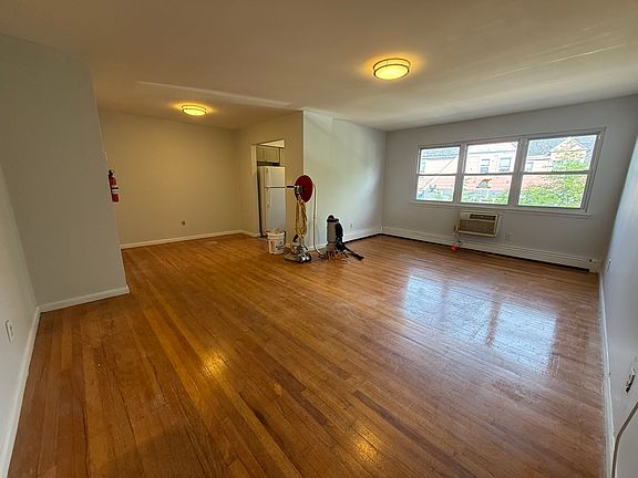 3rd image of 347 Aycrigg Ave APT C10