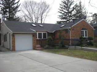96 Rosedale Rd, Valley Stream, NY 11581