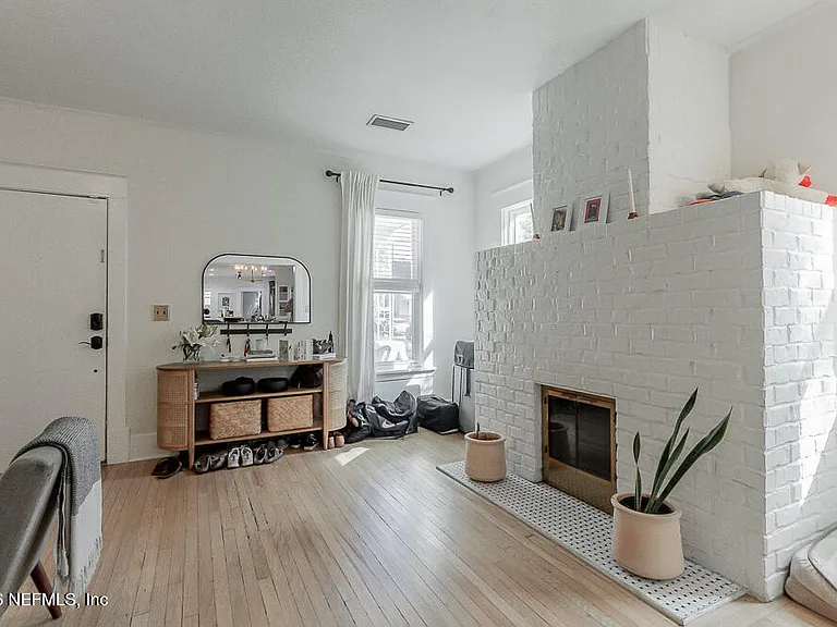 2784 Lydia St — Photo 11