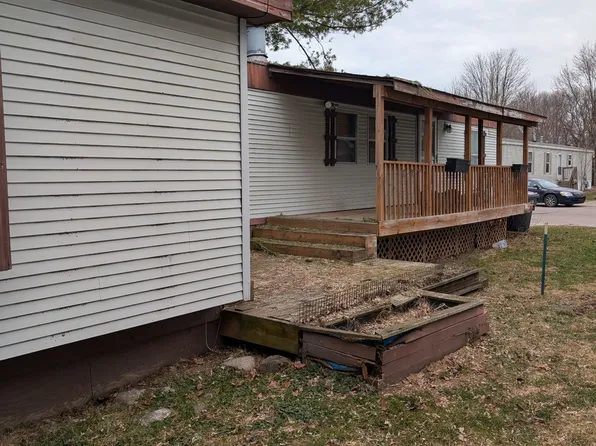 16 E Manor St, Oxford, MI 48371