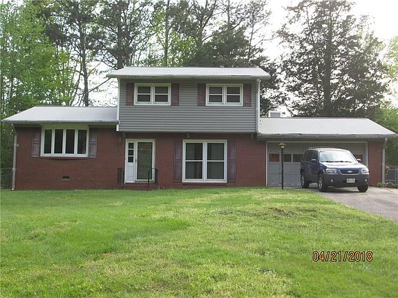 2nd image of 1676 Drayton Woods Dr
