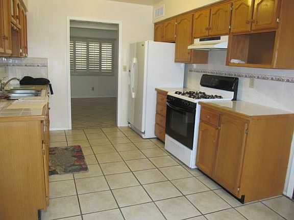 4th image of 11537 Meadowbrook Dr