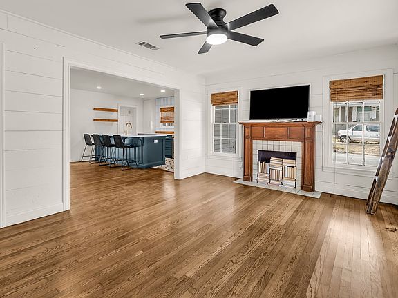 4th image of 2601 Columbus Ave