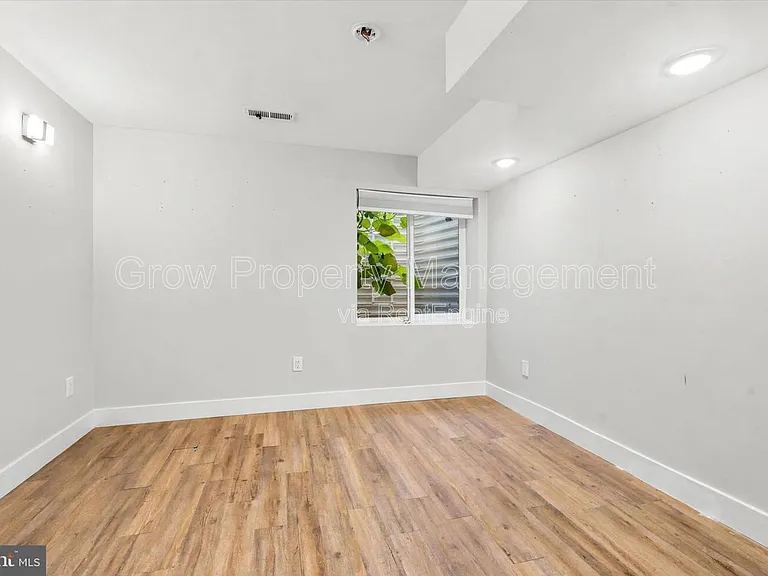 1730 Ingersoll St — Photo 17