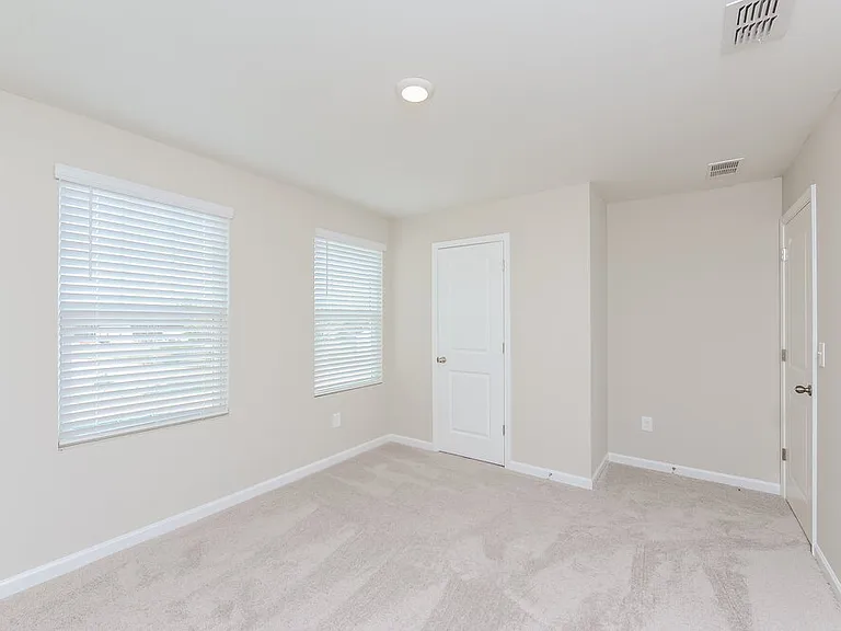 198 Pond Ct — Photo 16