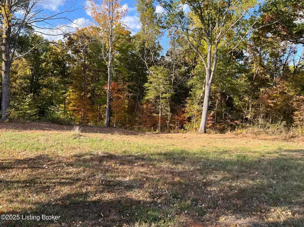 103 W Laurel River Dr, Shepherdsville, KY 40165