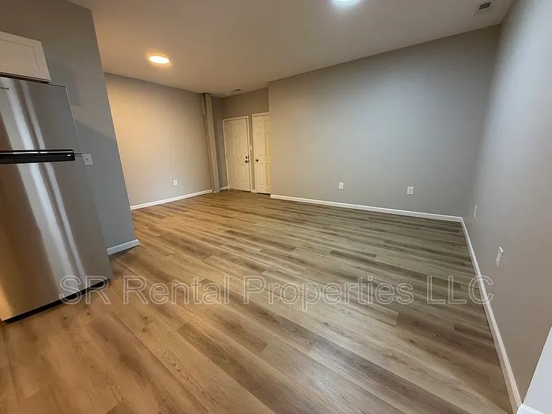 1 bed, 1.0 bath, 700 sqft, $800 — Photo 3