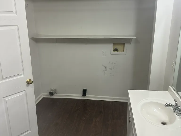 12 Hough St #12 — Photo 2