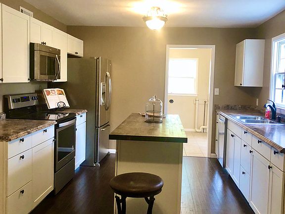 5th image of 608 W 22nd Ave