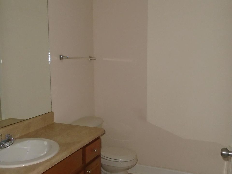2nd image of 506 Club Villa Ct APT 3