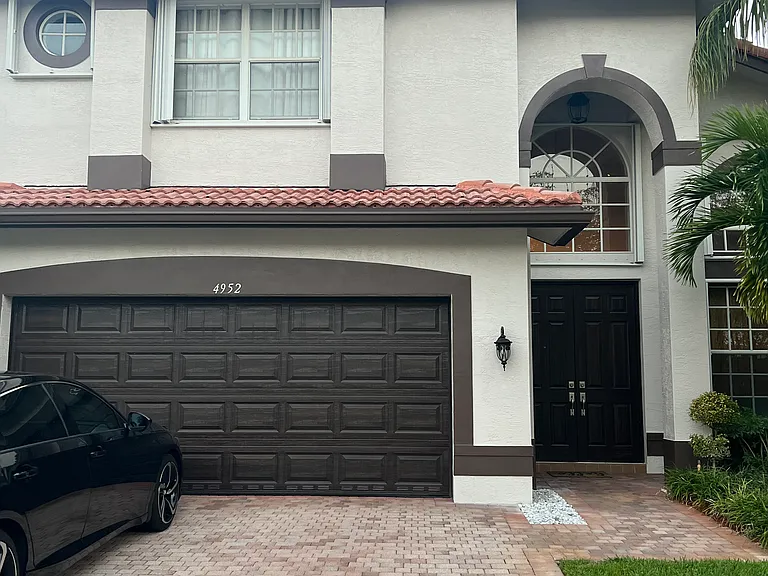 4952 SW 173rd Ave — Photo 2