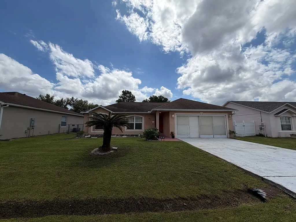 4 bed, 1652 sqft, $2,000 — Photo 1