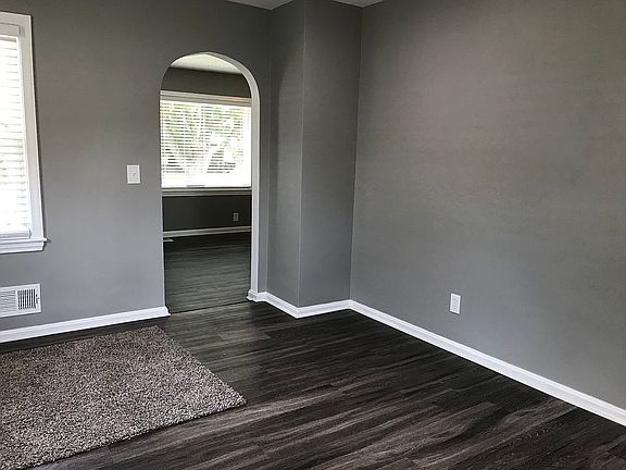 3rd image of 1012 N Kelsey Ave
