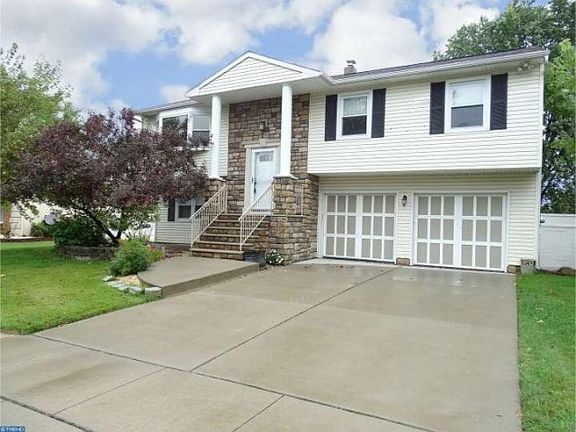 3rd image of 48 Sherwood Dr