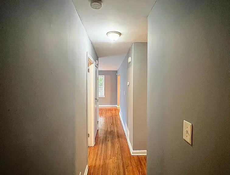 2884 Meadowview Dr — Photo 6