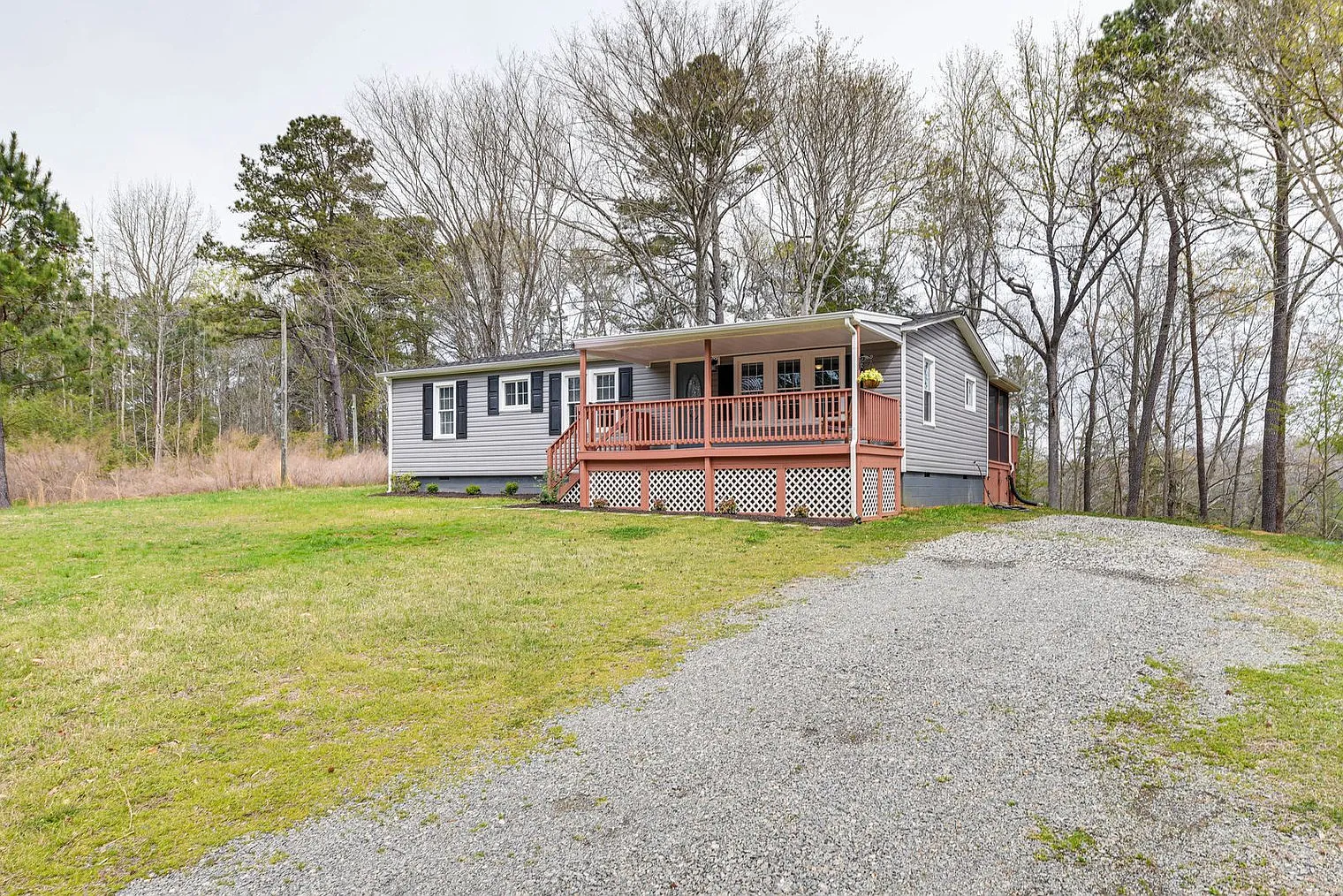 3 bed, 2.0 bath, 1097 sqft, $3,065 — Photo 3