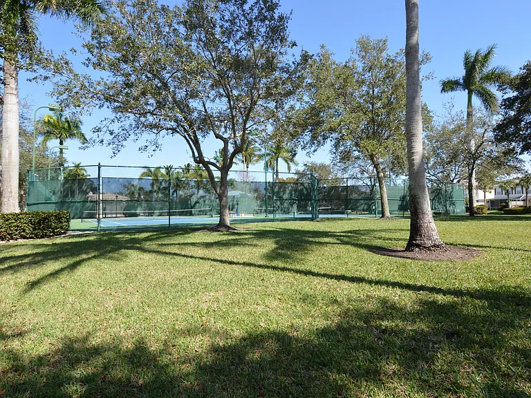 504 Capistrano Dr — Photo 43