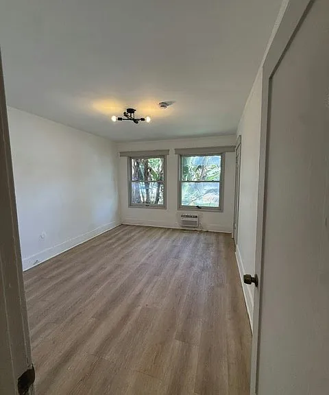 1347 N Citrus Ave — Photo 13